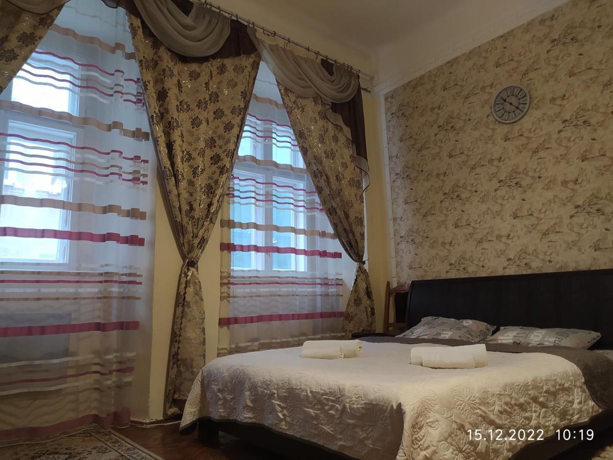 Apartment On Rynok Square Lviv Eksteriør bilde